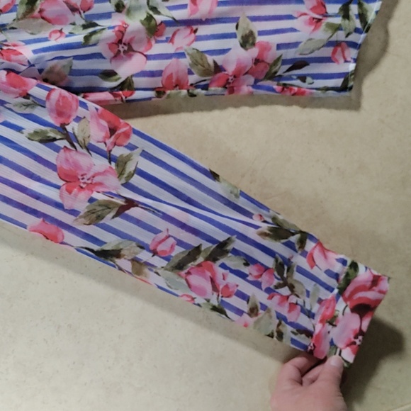 02537 Talbots blue stripes and pink floral semi-sheer L/S blouse M - Picture 4 of 9